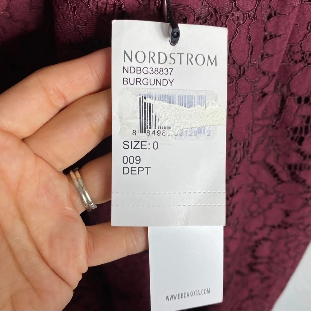 BB Dakota- NWT Cara High Neck Lace Cocktail Dress - Picture 6 of 8